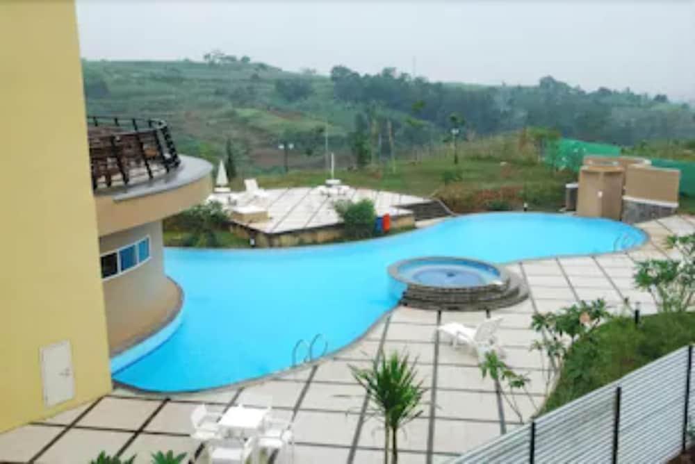 Marbella Suites Bandung Cimenyan Экстерьер фото