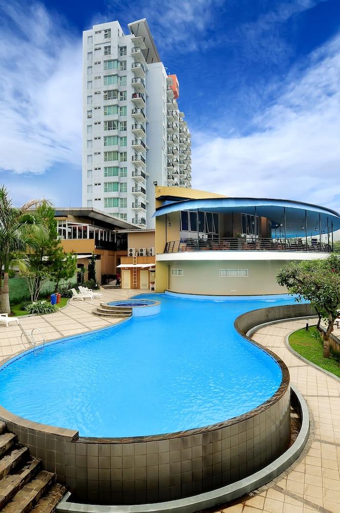 Marbella Suites Bandung Cimenyan Экстерьер фото